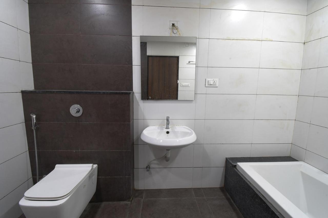 Hotel Ravikiran Kolhapur Exterior foto